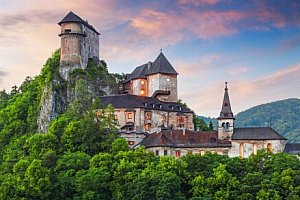 Slovensko u Oravského hradu a aquaparků: Penzion Leštiny *** se snídaní/polopenzí, bazénem a zapůjčením kol