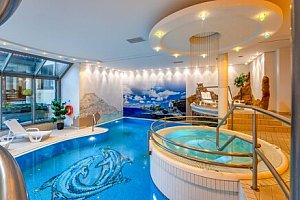 Polské Krkonoše nedaleko aquaparku: Malachit Karpacz Spa Hotel *** s neomezeným wellness a vyžitím + polopenze