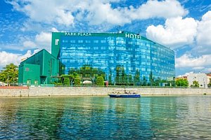 Vratislav: Pobyt v centru jen 700 m od katedrály v Hotelu HP Park Plaza **** se snídaní a saunou + děti zdarma