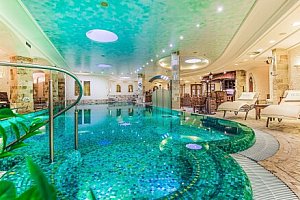 Karlovy Vary: Luxusní Hotel Carlsbad Plaza ***** s neomezeným wellness s 5 bazény a 7 druhy saun + snídaně