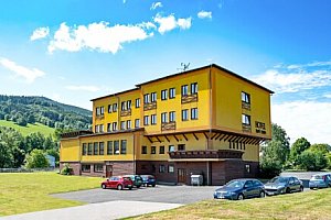 Pobyt v srdci Jeseníků v blízkosti atrakcí: Hotel Zlatý Chlum *** se snídaní/ polopenzí a welcome drinkem