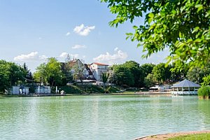 Maďarsko u jezera a zároveň blízko Budapešti v Hotelu Bagoly Fogadó *** s neomezeným wellness a polopenzí