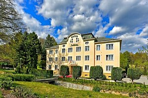 Krušné hory u Karlových Varů: Hotel Subterra *** s wellness, snídaní/polopenzí a vstupem do pivovaru i muzea