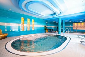 Velký Meder ve Spa & Wellness Hotelu Orchidea *** s polopenzí + vstup do termálního aquaparku Thermal Corvinus