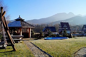 Polské Tatry: Zakopane v dřevěné Wille Tatrzanski Zomecek *** se snídaní, voucherem do pizzerie + koupací sud