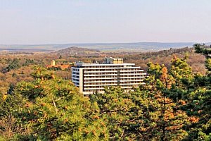 Šoproň: Hotel Szieszta s polopenzí, neomezeným wellness centrem (bazén, sauny) a vstupem do bazénu Lövér