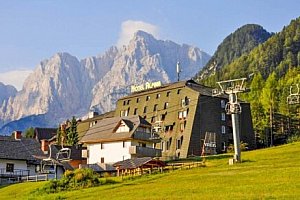 Slovinsko u jezera Jasna a Národního parku Triglav: Hotel Alpina *** s polopenzí a slevou na vstup do wellness