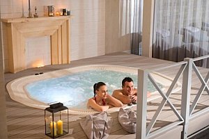 Baltské moře na pláži: Neptuno Resort & Spa **** s polopenzí, neomezeným wellness a parádním vyžitím pro děti