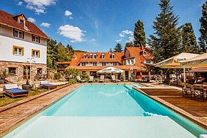 Pobyt v přírodě u Egeru ve 3* Nomád Hotel & Glamping (hotel, chatky/bubliny) se snídaní a wellness s bazénem 