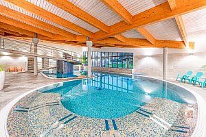 Beskydy nedaleko Pusteven ve Sport Art Centrum Hotelu *** se snídaní/polopenzí, neomezeným wellness a bazénem