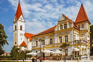 Trenčianské Teplice jen 4 minuty od lázní v Hotelu Margit *** se snídaní + welcome drink a sleva na procedury