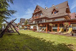 Polské Tatry a Zakopané ve Wille Baciarka se snídaní a wellness (bazén, vířivky, sauny) + herna, dětské hřiště