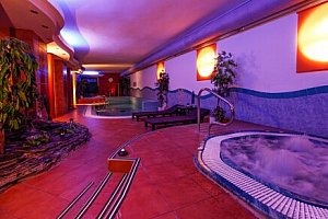 Slovácko: Pobyt v Hotelu Synot *** se snídaní nebo polopenzí a neomezeným wellness (bazén, 2 vířivky, 5 saun)