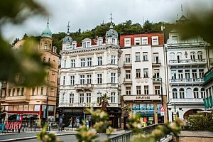 Karlovy Vary u řeky a blízko kolonád: 4* Hotel Esplanade se snídaní + kávovar na pokoji a slevy do restaurací