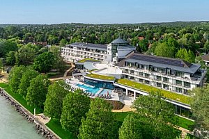 Pobyt na břehu Balatonu v Kenese Bay Garden Resort & Conference ****+ s polopenzí, soukromou pláží a wellness