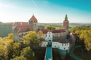 Burgenland v zámeckém Burghotelu Schlaining se snídaní a welcome drinkem + vstupenky na hrad, degustace, slevy