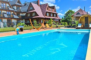 Polské Tatry blízko termálních lázní ve Wille Karpatia s polopenzí a venkovním bazénem neomezeně + vířivka