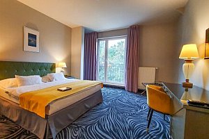Pobyt 3 km od centra Karlových Varů: Parkhotel Carlsbad Inn **** s privátním wellness, procedurou a polopenzí