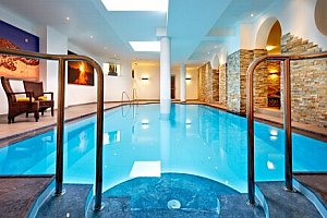 Dovolená snů blízko Zellského jezera: Hotel Tauernhof Kaprun **** s polopenzí a wellness + slevy na atrakce