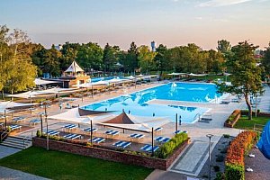 Dunajská Streda: Thermal Hotel Campino **** s polopenzí a až 10 vnitřními a venkovními bazény + dětský koutek