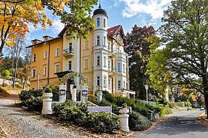 Mariánské Lázně nedaleko centra v historickém B&B Villa Hotelu *** se snídaněmi + zkrášlovací služby v salonu