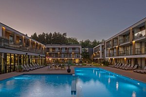 Baltské moře jen pár kroků od pláže: Saltic Resort & Spa Grzybowo se snídaněmi + bazény, sauny a vířivky