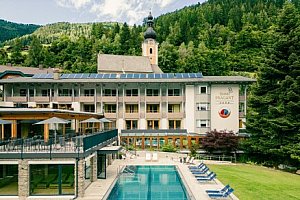 Korutany 350 m od stanice lanovky: 4* Evident Hotel Prägant s gurmánskou polopenzí a wellness o ploše 1 000 m²