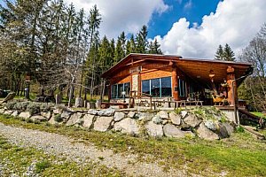 CHKO Jeseníky stylově na Ranči Orel *** se snídaněmi formou bufetu + sleva na wellness a projížďky na koni