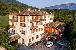 Wellness pobyt v regionu Trentino: Hotel Relais Vecchio Maso **** s polopenzí, bazény a saunami + víno a slevy