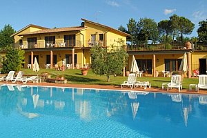 Toskánsko blízko Florencie v historickém Hotelu Fattoria degli Usignoli **** se snídaní + degustace a bazény