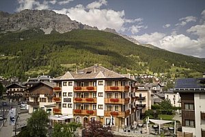 NP Stelvio a horské středisko Bormio u lázní a výletních cílů: Hotel Rezia **** s polopenzí a fitness centrem