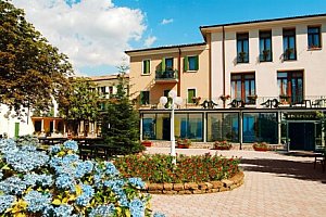 Itálie: San Zeno di Montagna blízko jezera Garda v Park Hotelu Jolanda *** s polopenzí, bazénem a 2 saunami