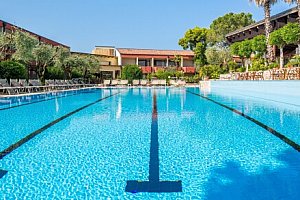 Severní Itálie: Garda jen 500 m od jezera ve Sport Hotelu Olimpo **** s polopenzí a bazénem + sleva na golf