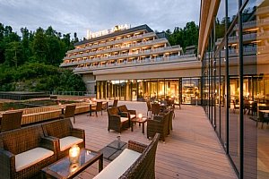 Slovinsko jen pár metrů od Postojenské jeskyně v Hotelu Jama **** s polopenzí + sleva na vstupy a atrakce