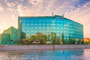 Vratislav: Pobyt v centru jen 700 m od katedrály v Hotelu HP Park Plaza **** se snídaní a saunou + děti zdarma