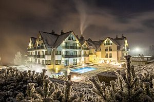 Szklarska Poręba u hranic s ČR: Czarny Kamień RESORT & SPA **** se snídaní/polopenzí + wellness a láhev vína