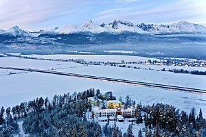 Vysoké Tatry ve Family Resortu Lučivná s polopenzí, venkovními bazény a wellness centrem + animační program