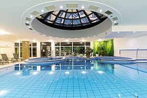 Zalakaros 150 m od termálů v Napfény Hotelu *** s polopenzí, vstupem do lázní a neomezeným wellness + vyžití