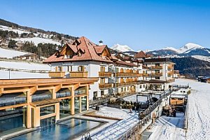 Úchvatné Dolomity v Hotelu Rogen s luxusní rozšířenou polopenzí, bazénem, vířivkami a saunami + karta výhod