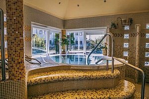 Zalakaros u lázní v Aqua Therm Hotelu *** s neomezeným wellness, snídaněmi, zapůjčením kol a slevami + hřiště