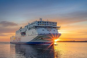 Německo a Švédsko na Trajektu TT-Line: Plavba z Travemünde do Trelleborgu a zpět + večeře a přeprava auta