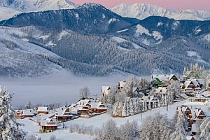 Tatry u Zakopaného: Pobyt ve Wille Serafin *** se snídaní a bohatým vyžitím (stolní tenis, kulečník, zahrada)