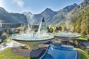Luxusní wellness pobyt v Tyrolsku: Hotel Aqua Dome ****+ s polopenzí, obřími termálními lázněmi a vyžitím