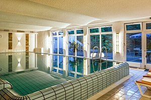 Německé klimatické lázně v Parkhotelu Nümbrecht **** se snídaněmi, wellness (bazén a sauna) a fitness centrem