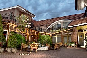 Slovensko: Komárno v Hotelu Banderium *** s polopenzí a celodenním vstupem do termálních lázní + úschovna kol