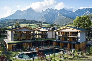 Relax v Berchtesgadenských Alpách: Hotel MorgenZeit **** se snídaní, bazénem a saunami + večeře, drink a slevy