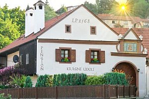 Český Krumlov: Pobyt v dobovém Penzionu Krásné Údolí se snídaněmi + zahrada a set na přípravu kávy a čaje