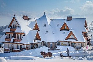 Polské Tatry u NP a ski areálu: Hotel Redyk Ski&Relax *** s polopenzí, neomezeným wellness + sleva do termálů