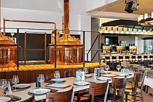 Hesensko: Pobyt blízko letiště v Hey Lou Hotelu Frankfurt Airport se snídaní + welcome drink či ochutnávka piv