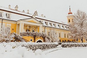 Jižní Slovensko luxusně na zámku v Hotelu Château Belá **** se snídaní či polopenzí, wellness, fitness a kinem